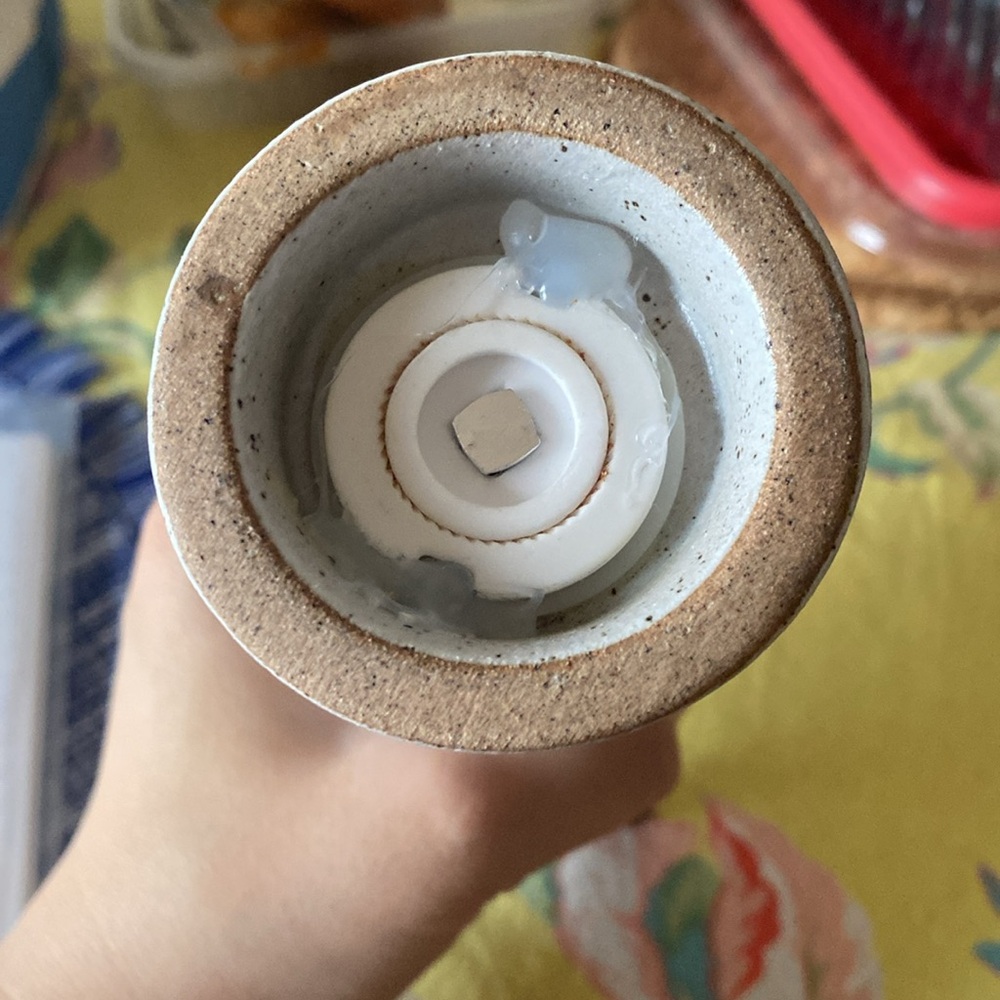 NEW Creative Co-op ceramic & brass pepper grinder - Picture 6 of 6